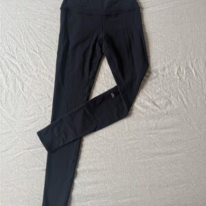 Black ALO Yoga High-Waisted Leggings